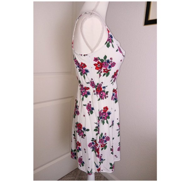 H&M DIVIDED White Floral Front Tie Detail V-Neck Sundress - Size 6 - Picture 8 of 13